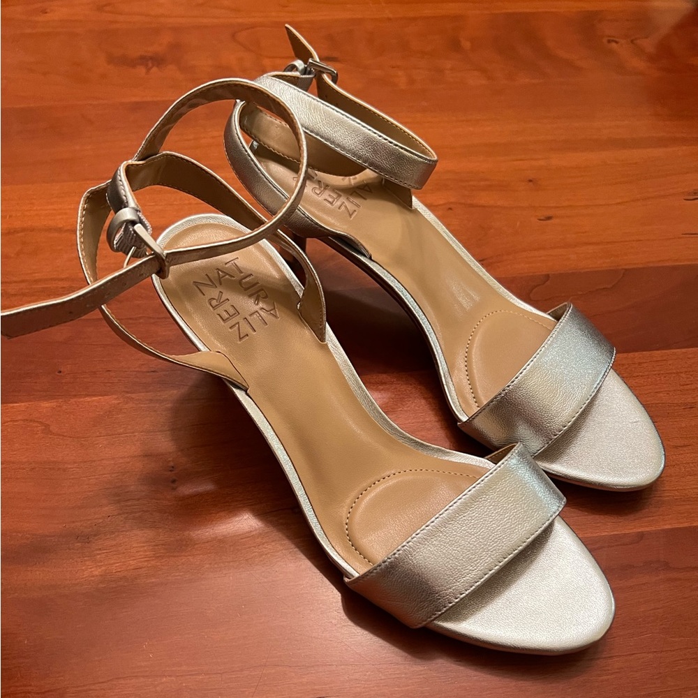 Silver Naturalizer Tinda Heel Sandals, 7.5 - UNWORN WITH BOX